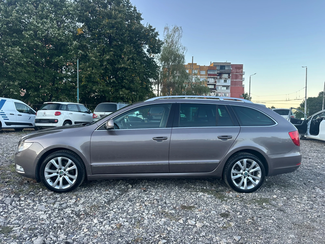 Skoda Superb 2.0TDI 140kc 4X4 AUTOMAT - автомобили, коли, обяви за нови и употребявани 5