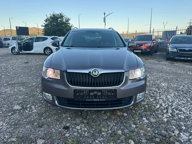 Skoda Superb 2.0TDI 140kc 4X4 AUTOMAT - автомобили, коли, обяви за нови и употребявани 7