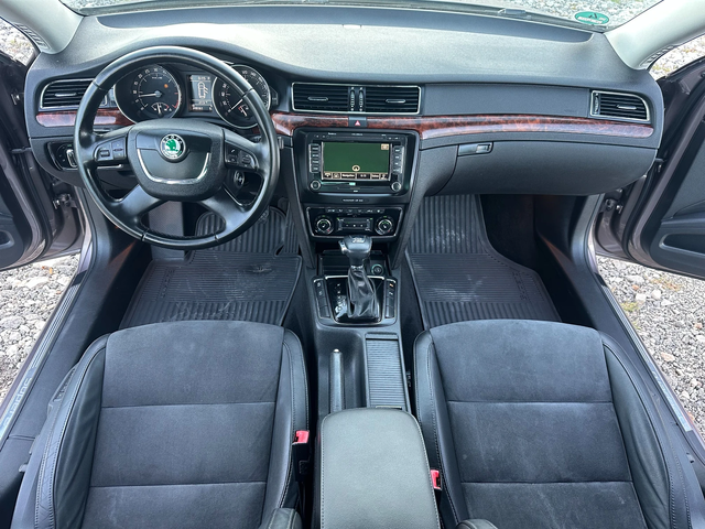 Skoda Superb 2.0TDI 140kc 4X4 AUTOMAT - автомобили, коли, обяви за нови и употребявани 9