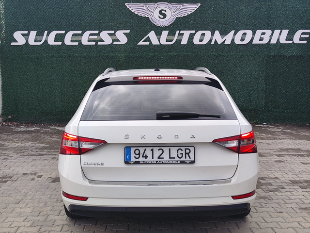 Skoda Superb CHERENPETUK* 2.0* DISTRONIC* LEDD* FACE* LIZING - автомобили, коли, обяви за нови и употребявани 3