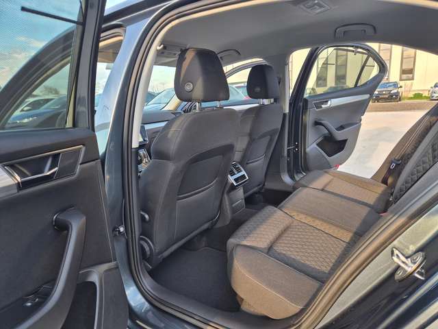 Skoda Superb С-Гаранция-4х4-2.0TDI-А/Т-200кс. - автомобили, коли, обяви за нови и употребявани 11