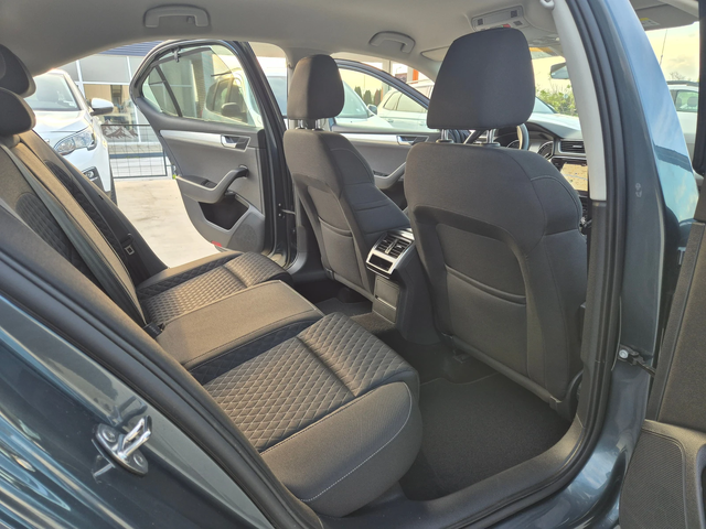 Skoda Superb С-Гаранция-4х4-2.0TDI-А/Т-200кс. - автомобили, коли, обяви за нови и употребявани 9