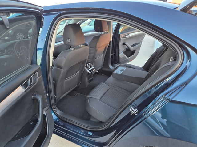 Skoda Superb С-Гаранция-2.0-A/T - автомобили, коли, обяви за нови и употребявани 11