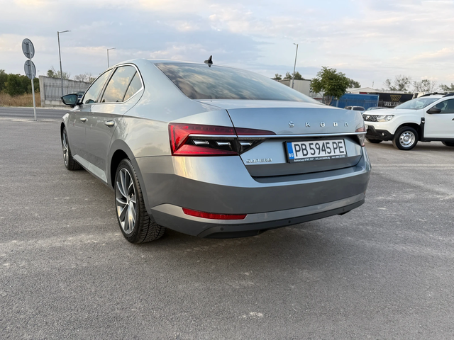 Skoda Superb ГАРАНЦИЯ , DIGITAL , 2.0 A/T - автомобили, коли, обяви за нови и употребявани 2