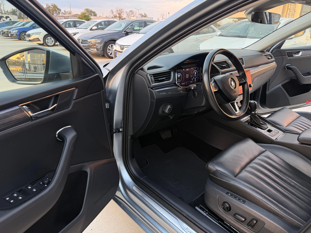 Skoda Superb ГАРАНЦИЯ , DIGITAL , 2.0 A/T - автомобили, коли, обяви за нови и употребявани 8