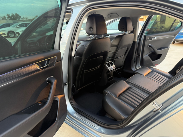 Skoda Superb ГАРАНЦИЯ , DIGITAL , 2.0 A/T - автомобили, коли, обяви за нови и употребявани 9