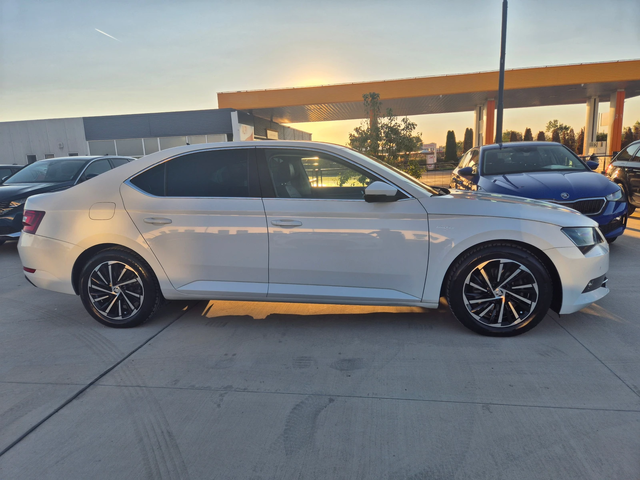 Skoda Superb L/K-4х4-190-А/Т - автомобили, коли, обяви за нови и употребявани 5