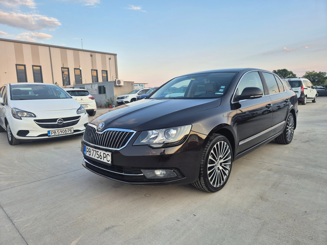 Skoda Superb 3.6 V6 4x4 Laurin & Klement - автомобили, коли, обяви за нови и употребявани 0