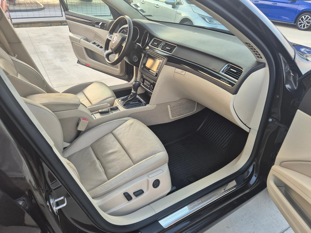 Skoda Superb 3.6 V6 4x4 Laurin & Klement - автомобили, коли, обяви за нови и употребявани 8