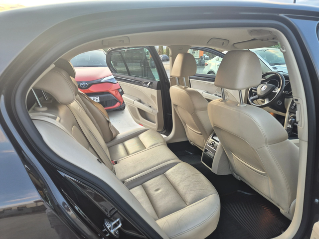 Skoda Superb 3.6 V6 4x4 Laurin & Klement - автомобили, коли, обяви за нови и употребявани 9