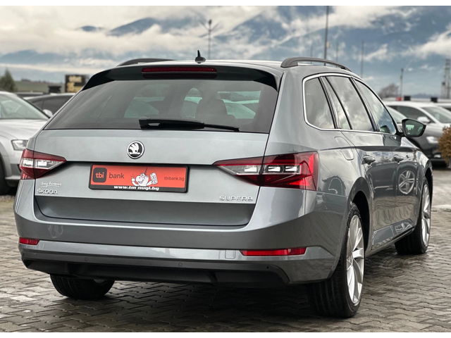 Skoda Superb 2.0TDI* 150kc* LED* NAVI* D&G* TOP* - автомобили, коли, обяви за нови и употребявани 5