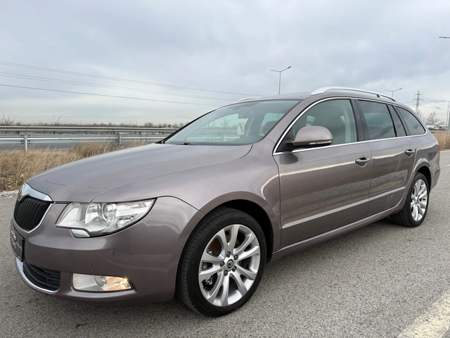 Skoda Superb 2.0 TDI / ELEGANCE / PARKTRONIC / TEMPOMAT - автомобили, коли, обяви за нови и употребявани 0