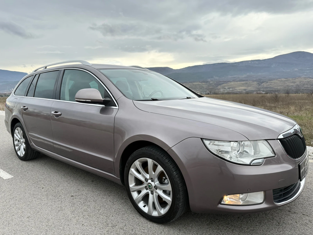 Skoda Superb 2.0 TDI / ELEGANCE / PARKTRONIC / TEMPOMAT - автомобили, коли, обяви за нови и употребявани 2