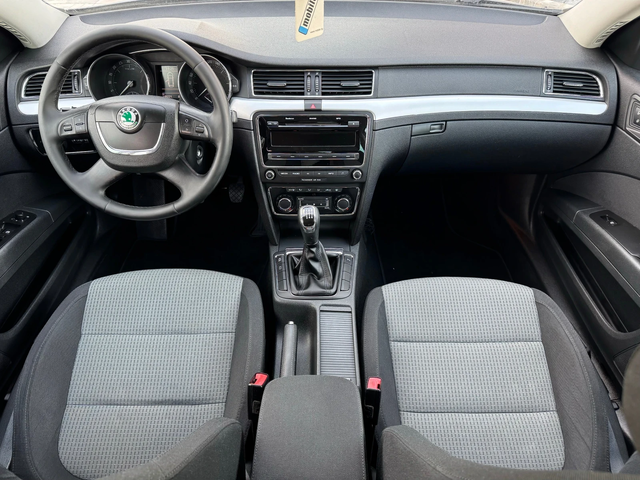 Skoda Superb 2.0 TDI / ELEGANCE / PARKTRONIC / TEMPOMAT - автомобили, коли, обяви за нови и употребявани 8