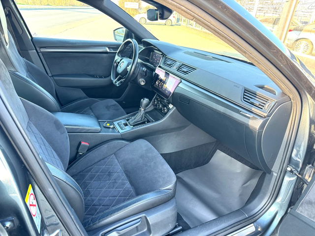 Skoda Superb 2.0TDI#SPORTLINE#DIGITAL#CRYSTAL#DISTR#CARBON - автомобили, коли, обяви за нови и употребявани 11