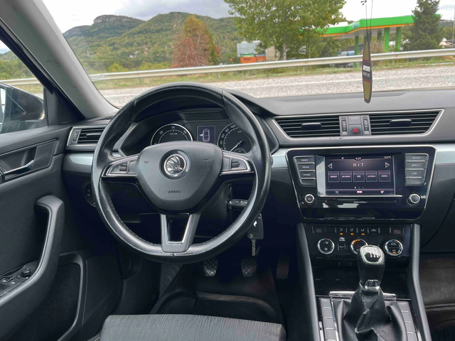 Skoda Superb 2.0TDI 150к 6 СКОРОСТИ EURO 6 DISTRONIK АВТОПИЛОТ - автомобили, коли, обяви за нови и употребявани 11