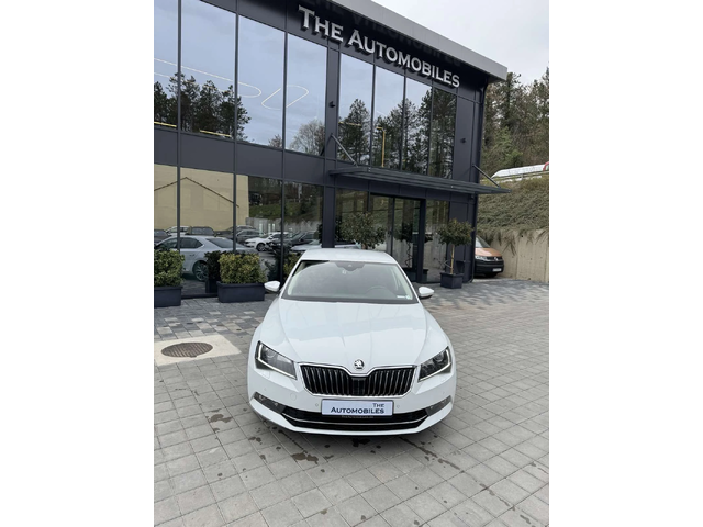 Skoda Superb L&K - автомобили, коли, обяви за нови и употребявани 0