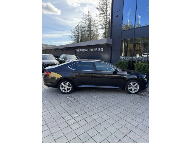 Skoda Superb Laurin&Klement 4х4 - автомобили, коли, обяви за нови и употребявани 7