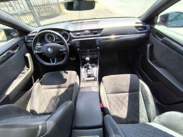 Skoda Superb 4x4 Sport line - автомобили, коли, обяви за нови и употребявани 9