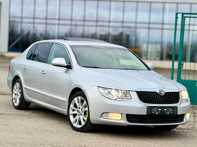 Skoda Superb 2.0TDi~170hp~4x4~XENON~NAVI~КОЖА - автомобили, коли, обяви за нови и употребявани 2