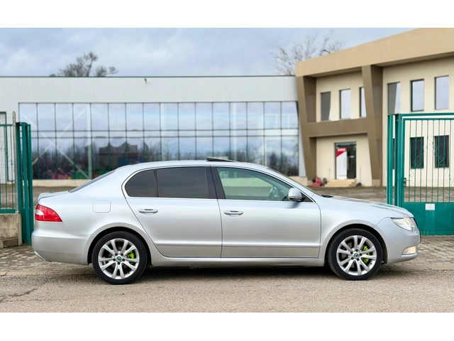 Skoda Superb 2.0TDi~170hp~4x4~XENON~NAVI~КОЖА - автомобили, коли, обяви за нови и употребявани 3