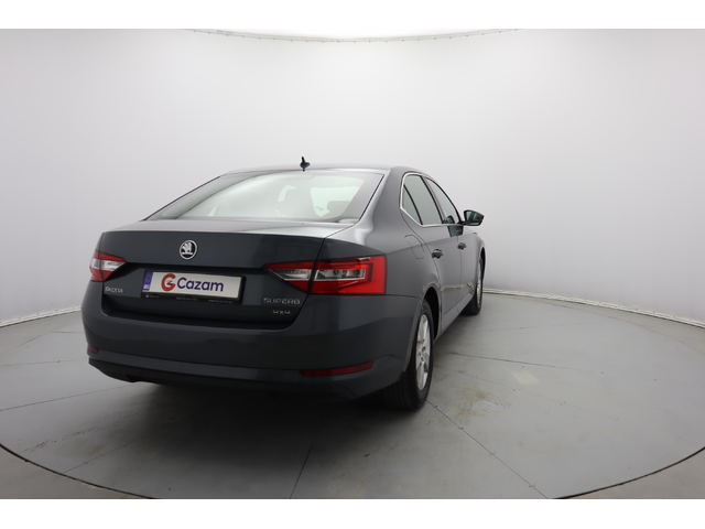 Skoda Superb - автомобили, коли, обяви за нови и употребявани 21