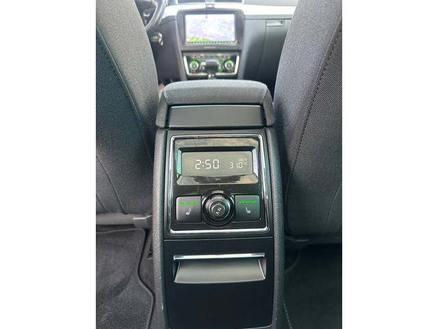 Skoda Superb АВТОМАТИК 4х4 - автомобили, коли, обяви за нови и употребявани 15
