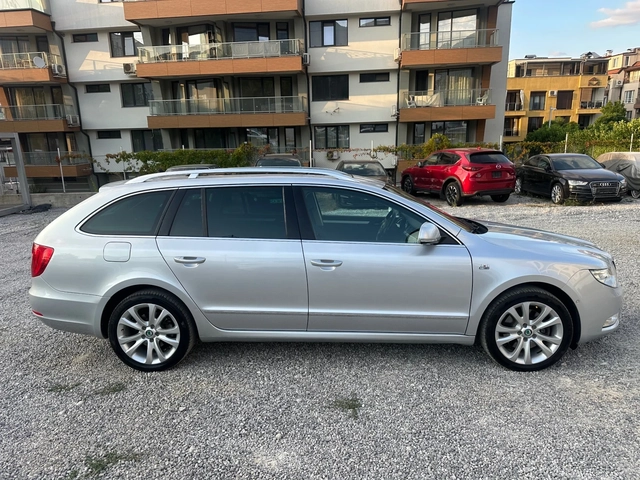 Skoda Superb АВТОМАТИК 4х4 - автомобили, коли, обяви за нови и употребявани 3
