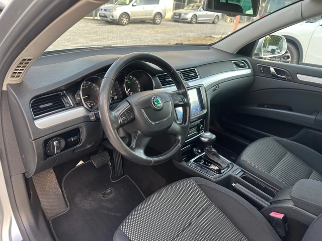 Skoda Superb АВТОМАТИК 4х4 - автомобили, коли, обяви за нови и употребявани 8