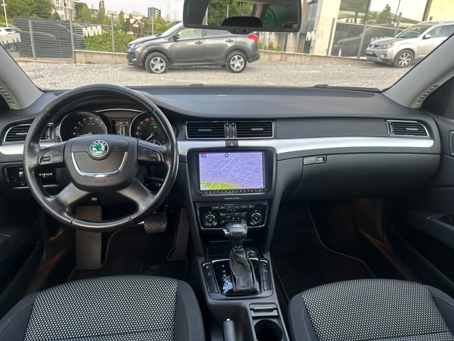 Skoda Superb АВТОМАТИК 4х4 - автомобили, коли, обяви за нови и употребявани 9