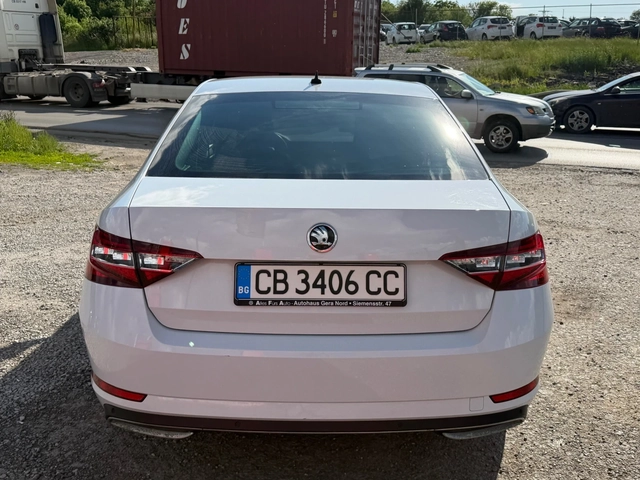 Skoda Superb ТОП* СОБСТВЕН ЛИЗИНГ - автомобили, коли, обяви за нови и употребявани 5