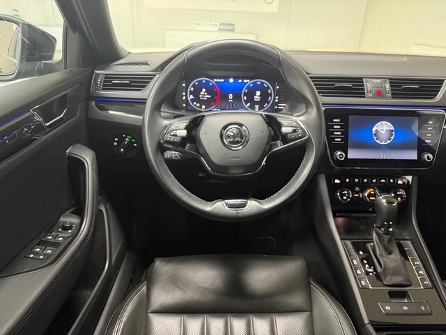 Skoda Superb * Закупен от България* Гаранция* Laurent&Klement 4 - автомобили, коли, обяви за нови и употребявани 7