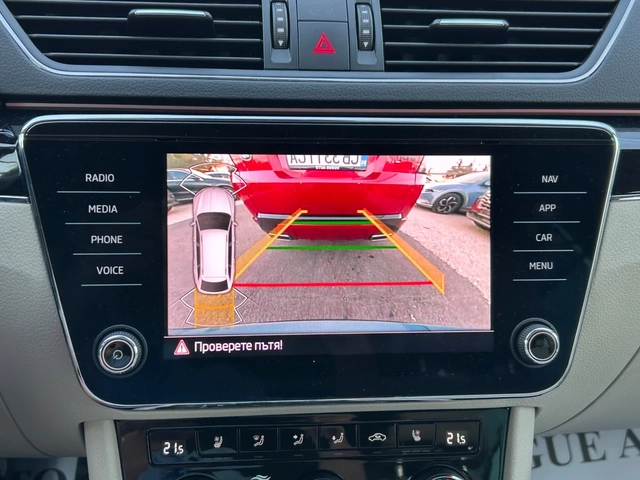 Skoda Superb * 2.0TDI/200H.P.* 4x4* L&K* - автомобили, коли, обяви за нови и употребявани 11