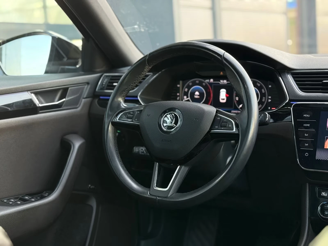 Skoda Superb Superb - автомобили, коли, обяви за нови и употребявани 7