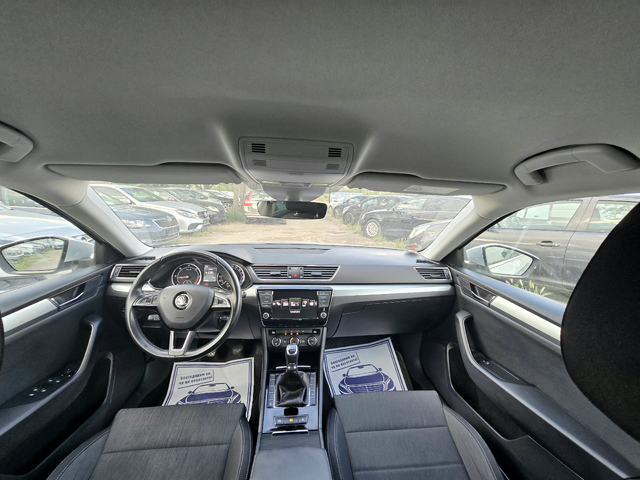 Skoda Superb КАТО ЧИСТО НОВ/DISTRONIK/2.0TDI - автомобили, коли, обяви за нови и употребявани 12