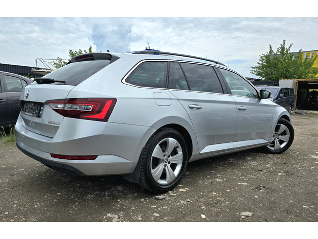 Skoda Superb КАТО ЧИСТО НОВ/DISTRONIK/2.0TDI - автомобили, коли, обяви за нови и употребявани 1
