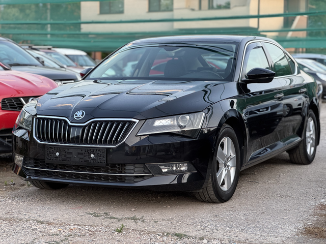 Skoda Superb Skoda Superb 2.0TDI * DSG * NAVI * LED *XENON - автомобили, коли, обяви за нови и употребявани 1