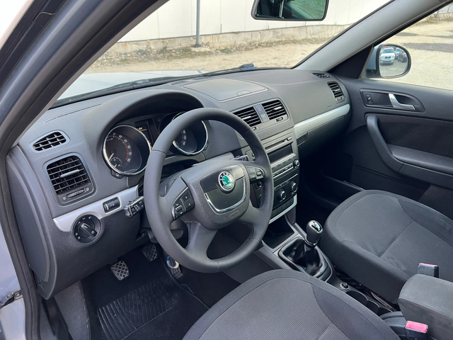 Skoda Yeti 2.0 TDI- 110к.с.* Автопилот* Климатроник * Италия - автомобили, коли, обяви за нови и употребявани 10