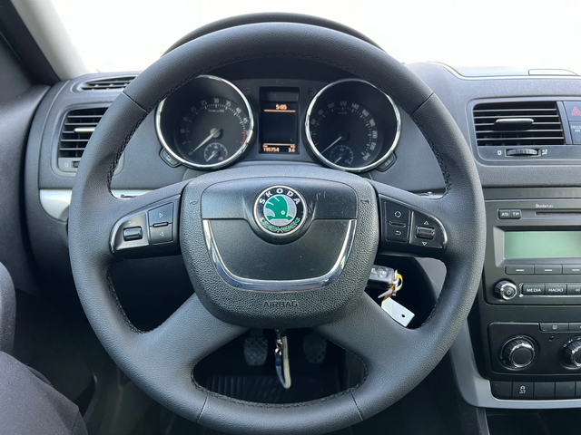 Skoda Yeti 2.0 TDI- 110к.с.* Автопилот* Климатроник * Италия - автомобили, коли, обяви за нови и употребявани 13