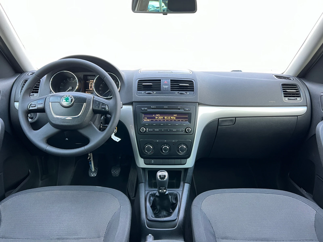 Skoda Yeti 2.0 TDI- 110к.с.* Автопилот* Климатроник * Италия - автомобили, коли, обяви за нови и употребявани 15