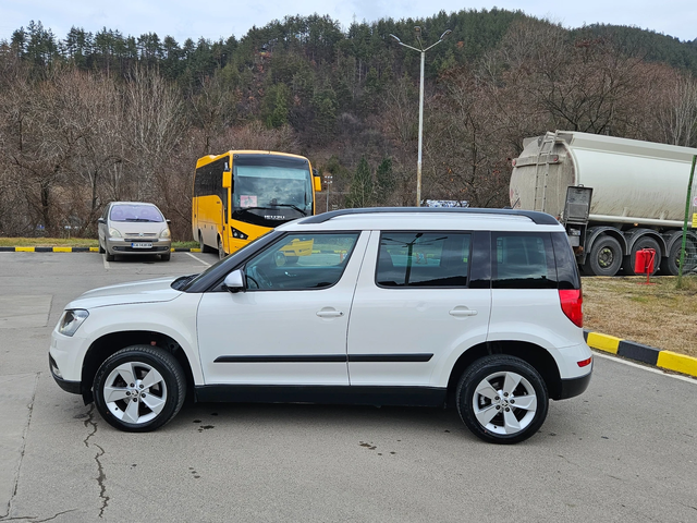 Skoda Yeti 1.6 Tdi AVTOMAT/NAVIG/134 000km - автомобили, коли, обяви за нови и употребявани 2