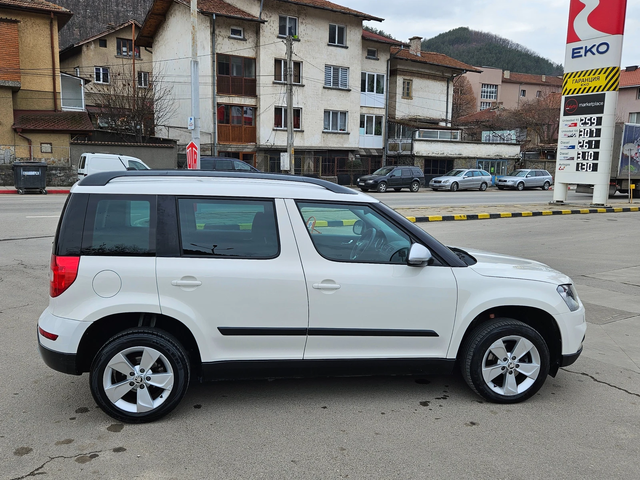 Skoda Yeti 1.6 Tdi AVTOMAT/NAVIG/134 000km - автомобили, коли, обяви за нови и употребявани 5