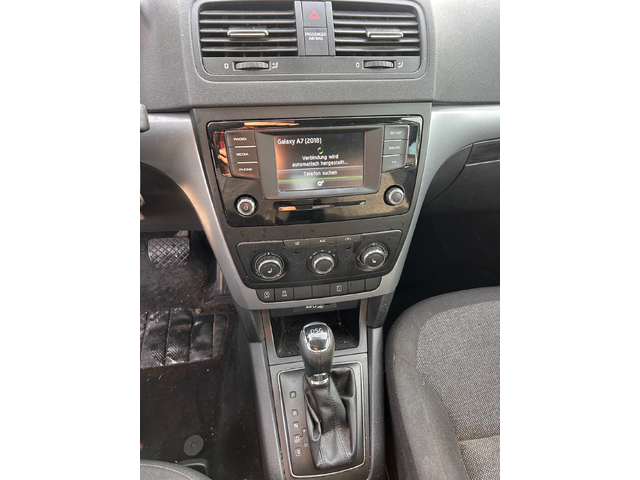 Skoda Yeti 1.2TSI AVTOMAT/NAVI EURO 6 - автомобили, коли, обяви за нови и употребявани 11