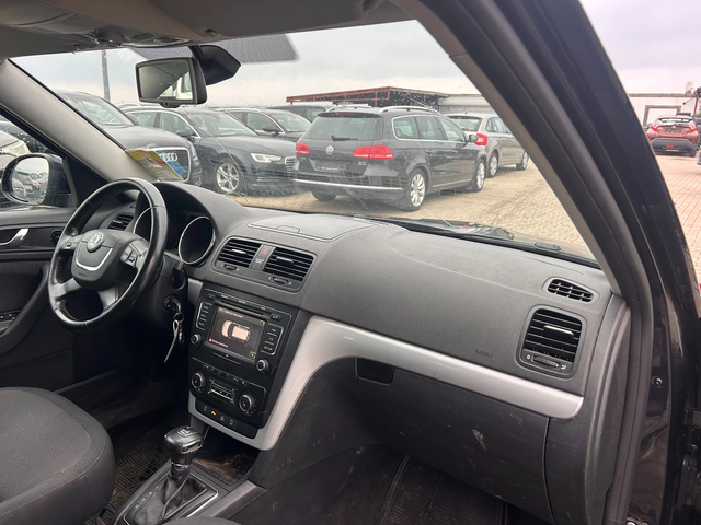 Skoda Yeti 2.0TDI 4X4 AVTOMAT/NAVI/PANORAMA EURO 5 - автомобили, коли, обяви за нови и употребявани 9