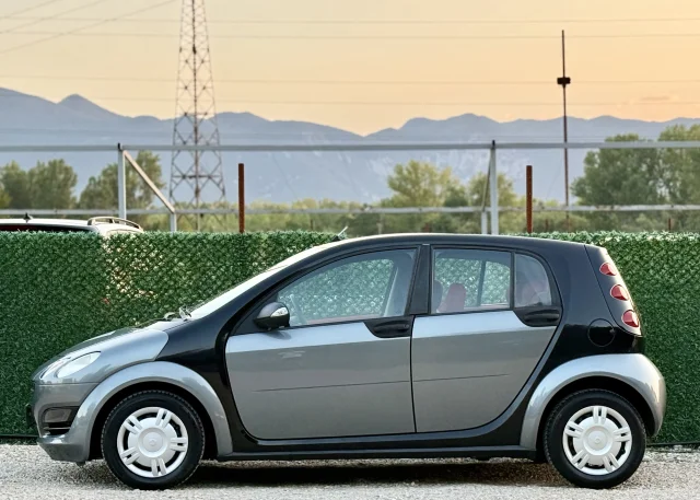 Smart Forfour 1.1i (64 кс) - автомобили, коли, обяви за нови и употребявани 3