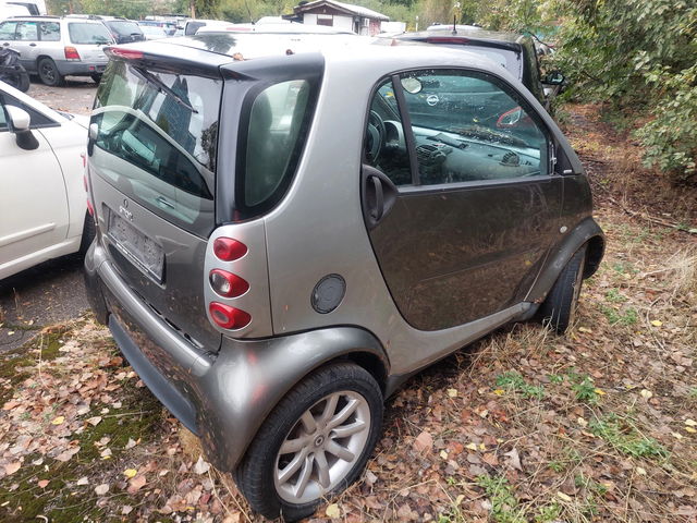 Smart Fortwo 0, 7i 61ps KLIMA - автомобили, коли, обяви за нови и употребявани 4