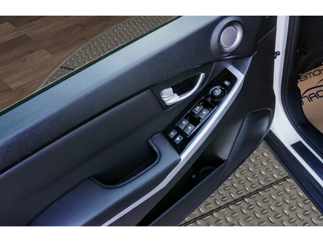 SsangYong Korando 2.2DI AUTO - автомобили, коли, обяви за нови и употребявани 4