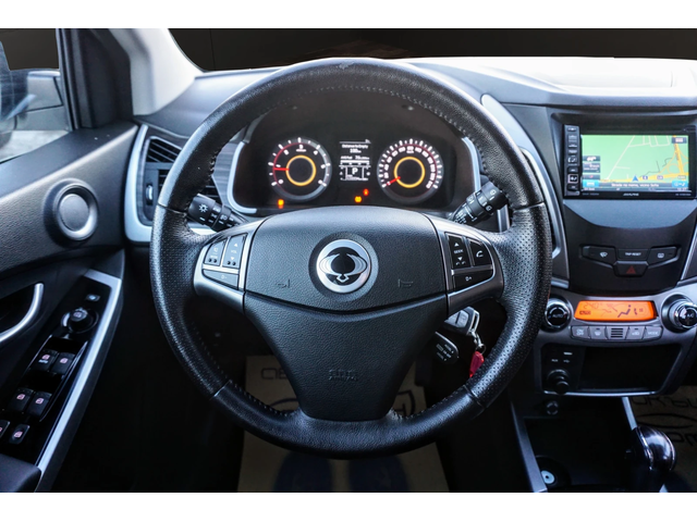 SsangYong Korando 2.2DI AUTO - автомобили, коли, обяви за нови и употребявани 6