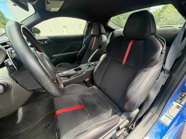 Subaru BRZ SPORT- TECH / CARFAX - автомобили, коли, обяви за нови и употребявани 5