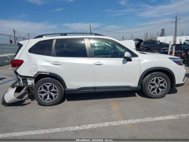 Subaru Forester 2.5L H-4 DI, DOHC, VVT, 182HP All Wheel Drive - автомобили, коли, обяви за нови и употребявани 12